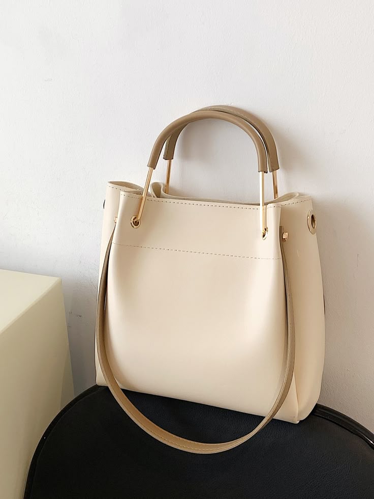 Tote Bags: What Material & Size is Best?